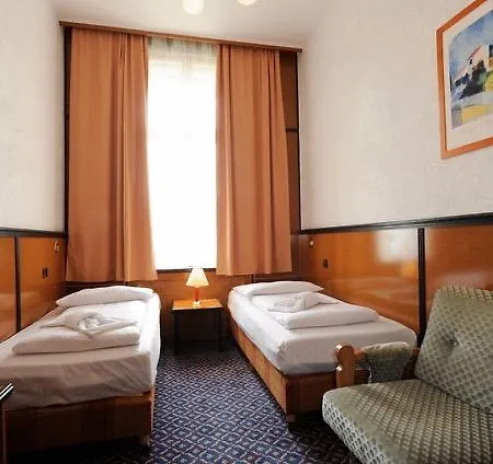 Am Kurfuerstendamm Hotel 3*