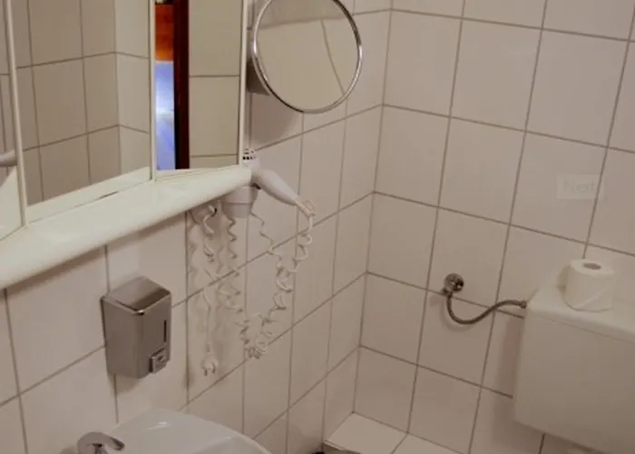 Am Kurfuerstendamm 3* Berlin