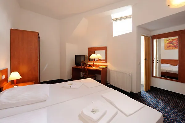 Am Kurfuerstendamm Szálloda Berlin