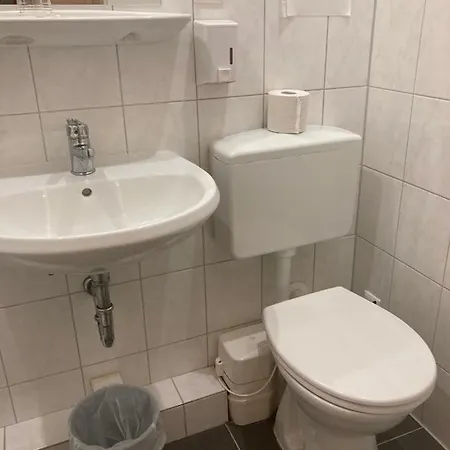 Am Kurfuerstendamm 3* Berlijn