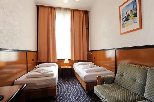 Am Kurfuerstendamm Hotell 3*