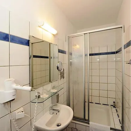 Am Kurfuerstendamm Отель 3*