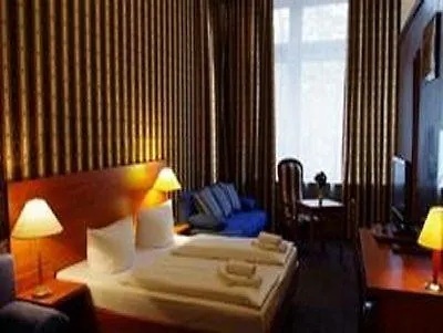 Am Kurfuerstendamm 3* Берлин