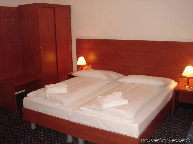 Am Kurfuerstendamm 3*