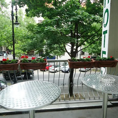 Am Kurfuerstendamm Szálloda 3*