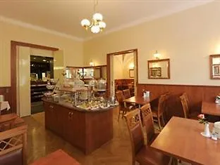 Am Kurfuerstendamm Szálloda 3*