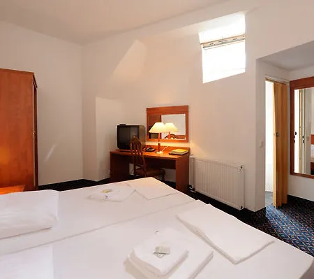 Am Kurfuerstendamm Szálloda Berlin