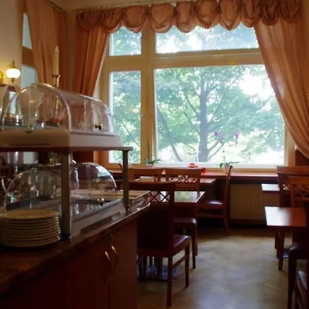 Am Kurfuerstendamm Szálloda 3*