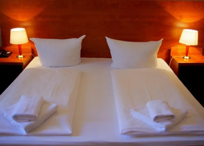 Am Kurfürstendamm 3*