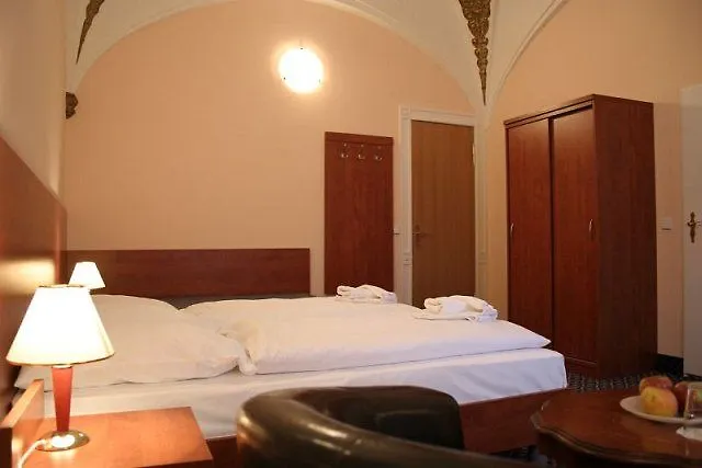 Am Kurfuerstendamm 3*